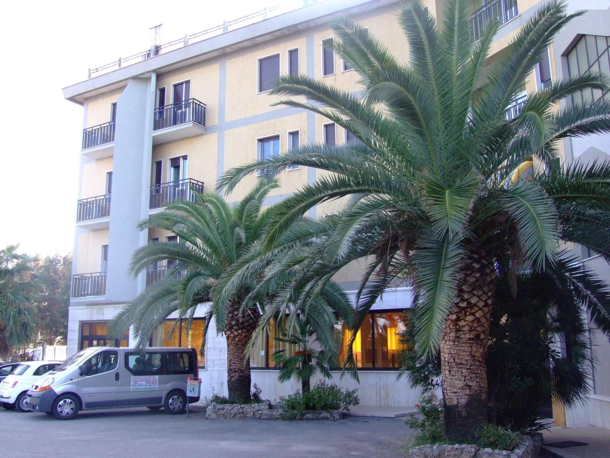 Hotel San Luca 로사노 외부 사진