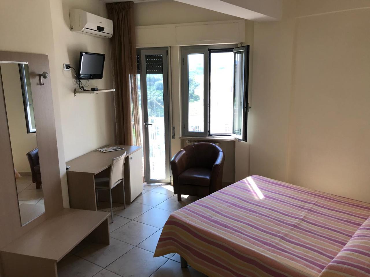 Hotel San Luca 로사노 외부 사진
